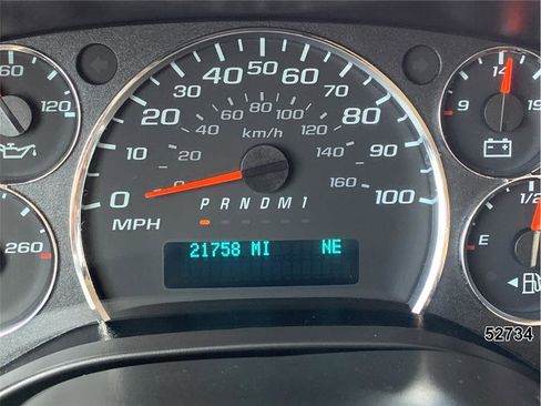 Used 2024 Chevrolet Express 3500 LS RWD image 26