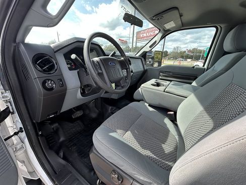 Used 2015 Ford F450 XL w/ XL Value Package image 9