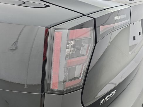 New 2026 Nissan Kicks SR FWD image 33