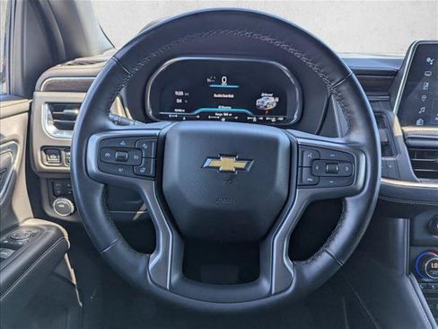Used 2024 Chevrolet Suburban Premier AWD/4WD image 15
