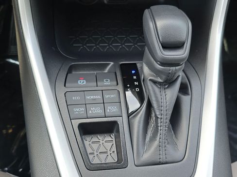 Used 2025 Toyota RAV4 XLE w/ Convenience Package AWD/4WD image 17