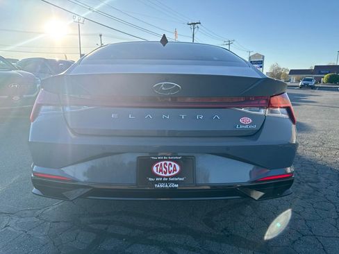 Used 2021 Hyundai Elantra Limited FWD image 7
