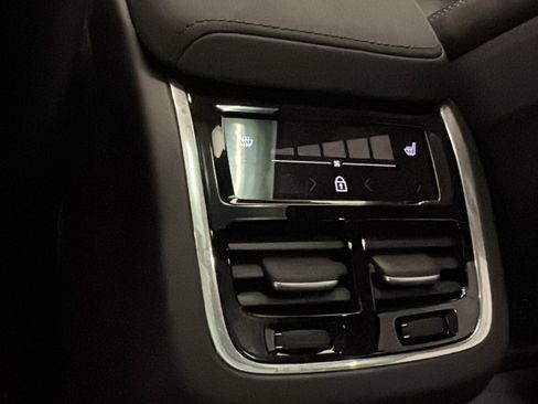 New 2026 Volvo XC60 B5 Ultra w/ Protection Package Premier image 28