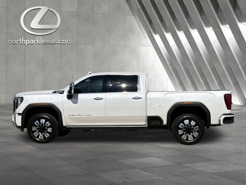 Used 2025 GMC Sierra 2500 Denali w/ Denali Reserve Package AWD/4WD image 1