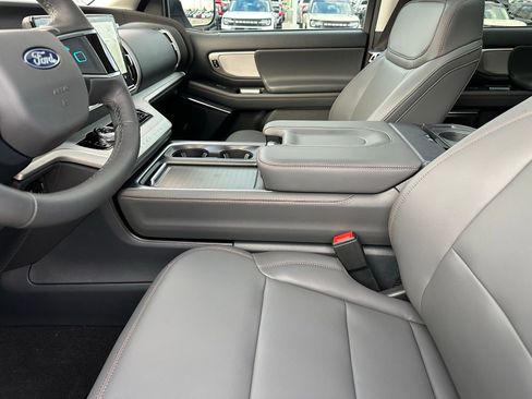 New 2025 Ford Expedition Max Active image 20