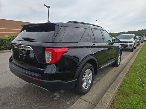 Used 2023 Ford Explorer XLT w/ Equipment Group 202A AWD/4WD image 3