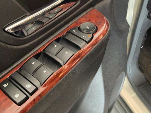 Used 2012 Chevrolet Tahoe LT RWD image 19