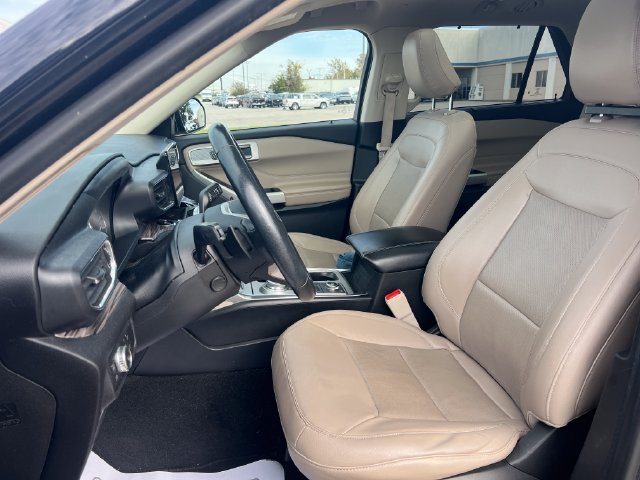 Used 2021 Ford Explorer Limited w/ Hybrid Equipment Group 310A AWD/4WD image 17