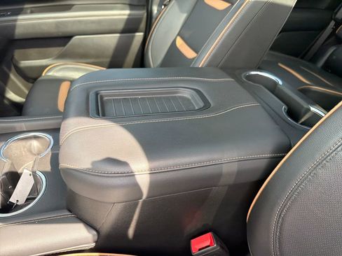 Used 2023 GMC Yukon AT4 w/ AT4 Premium Package AWD/4WD image 29