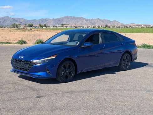 Certified 2023 Hyundai Elantra SEL image 6