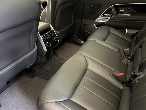 New 2025 Land Rover Range Rover Long Wheelbase SE AWD/4WD image 25