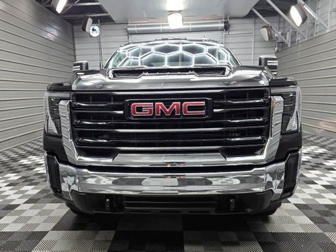 Used 2024 GMC Sierra 2500 Pro AWD/4WD image 4