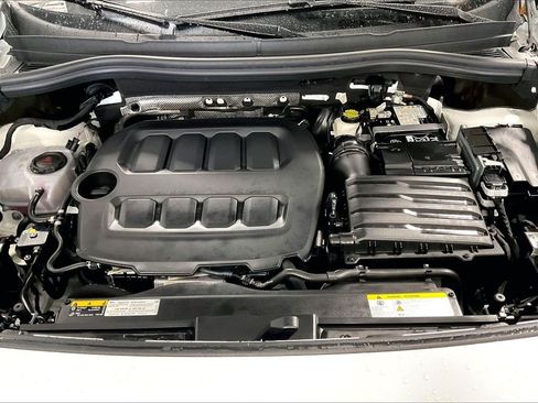 Used 2025 Volkswagen Tiguan SE R-Line AWD/4WD image 30