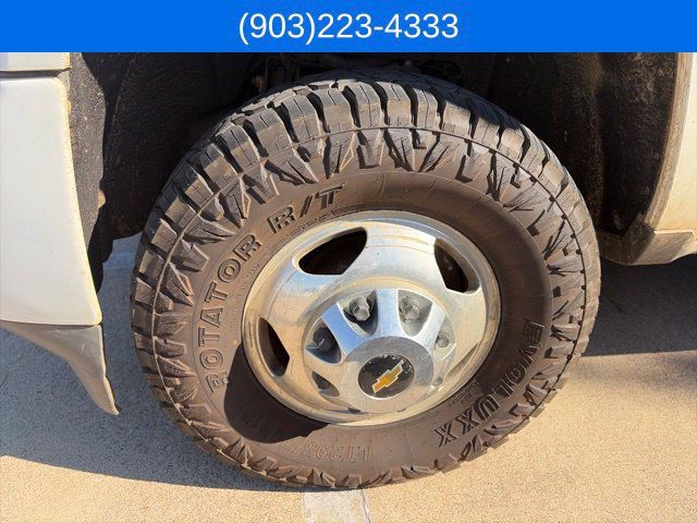 Used 2015 Chevrolet Silverado 3500 High Country w/ Duramax Plus Package AWD/4WD image 4