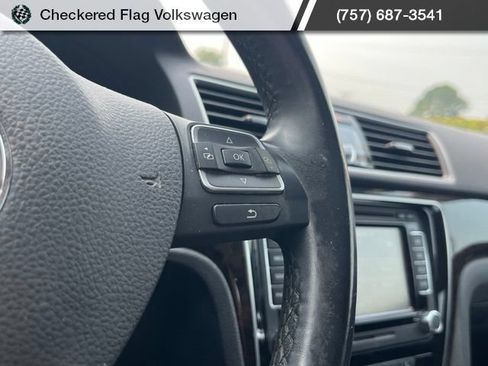 Used 2015 Volkswagen Passat TDI SEL Premium FWD image 39