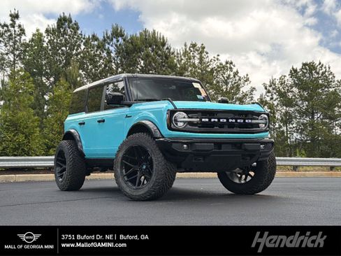Used 2025 Ford Bronco Outer Banks AWD/4WD image 1