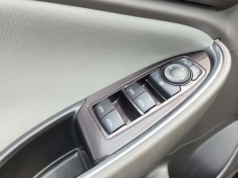 Used 2017 Chevrolet Malibu LT FWD image 32