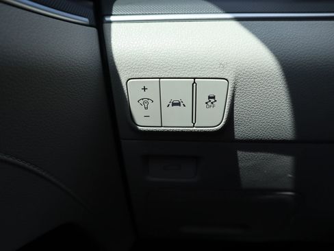 Used 2021 Kia K5 LXS FWD image 18