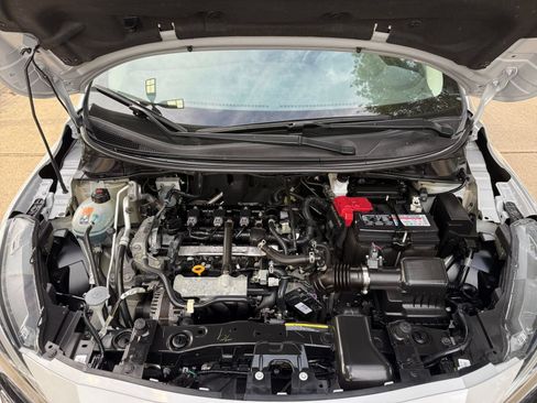 Used 2025 Nissan Versa SV FWD image 32