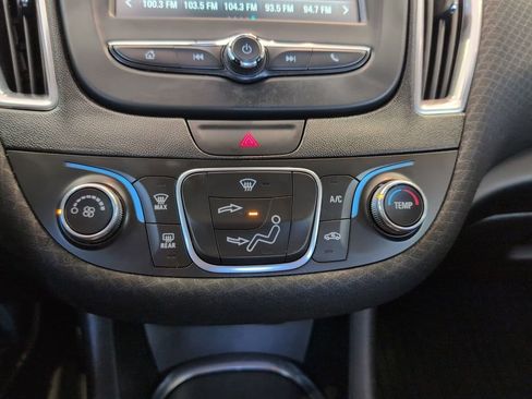 Used 2018 Chevrolet Malibu LT w/ LPO, Convenience Package 2 FWD image 20