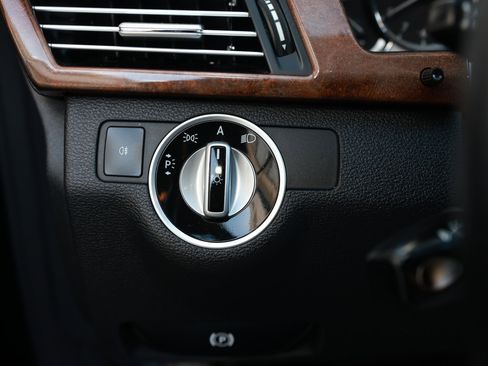 Used 2011 Mercedes-Benz E 350 Sedan image 52