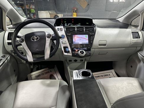 Used 2013 Toyota Prius V Five image 28