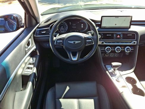 Used 2023 Genesis G70 2.0T image 12