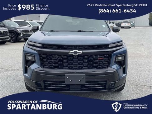 Used 2024 Chevrolet Traverse RS image 2