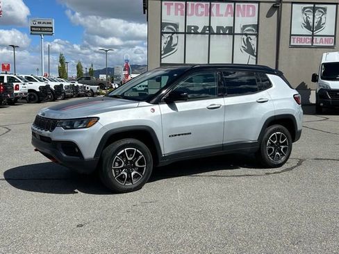 Certified 2025 Jeep Compass Trailhawk AWD/4WD image 1