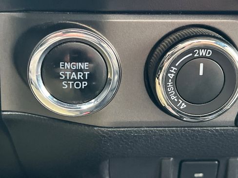 Used 2016 Toyota Tacoma TRD Off-Road image 21