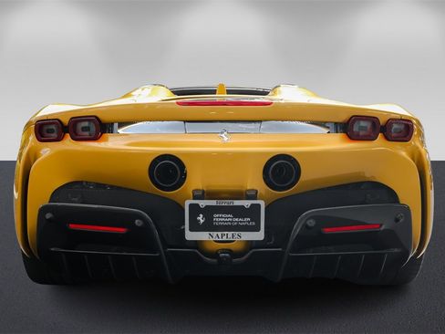 Used 2024 Ferrari SF90 Spider image 4