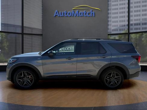 Used 2025 Ford Explorer ST-Line w/ ST-Line Street Pack AWD/4WD image 7