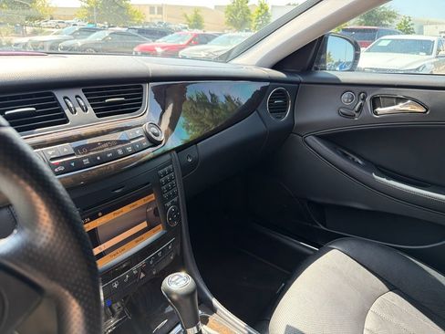 Used 2011 Mercedes-Benz CLS 550 image 24