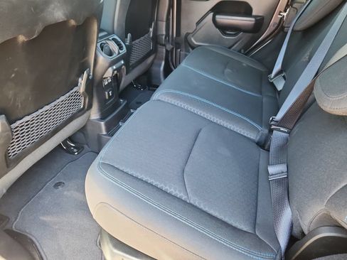 Certified 2025 Jeep Wrangler Unlimited Rubicon 4xe w/ Convenience Group AWD/4WD image 8