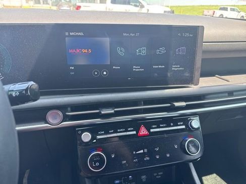 Used 2025 Hyundai Santa Cruz SEL AWD/4WD image 19