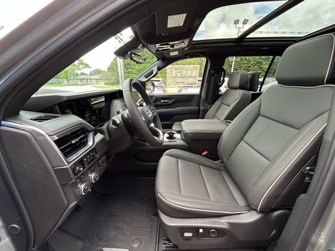 New 2026 GMC Yukon Elevation w/ Elevation Premium Package AWD/4WD image 12