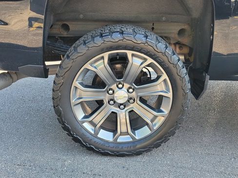 Used 2018 Chevrolet Silverado 1500 High Country AWD/4WD image 8