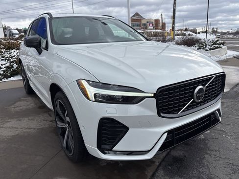 Certified 2024 Volvo XC60 B5 Ultimate w/ Protection Package Premier image 4