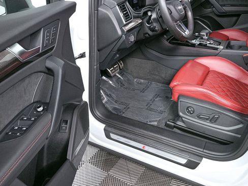 Used 2024 Audi SQ5 Premium Plus AWD/4WD image 8