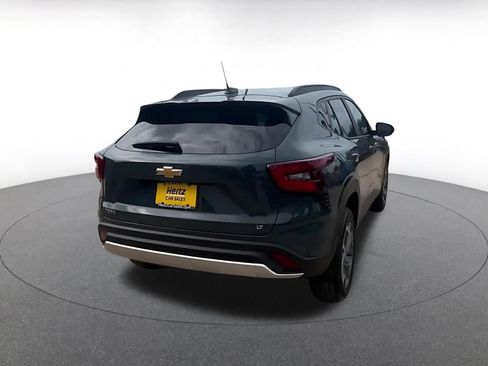 Used 2025 Chevrolet Trax LT FWD image 14