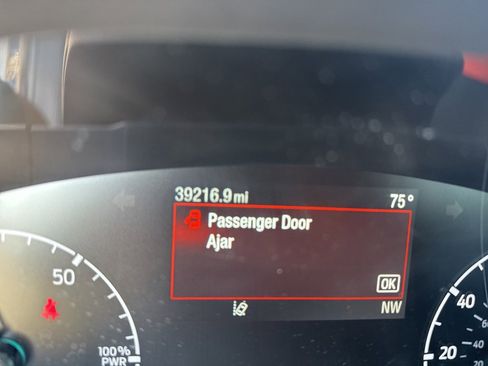 Used 2023 Ford Maverick XL image 2