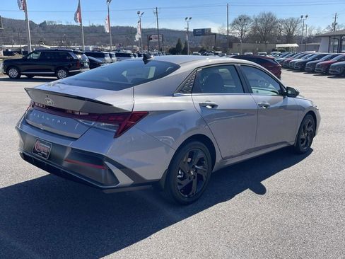 New 2026 Hyundai Elantra SEL Sport Premium image 3