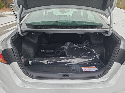 New 2025 Nissan Altima 2.5 SL FWD image 16