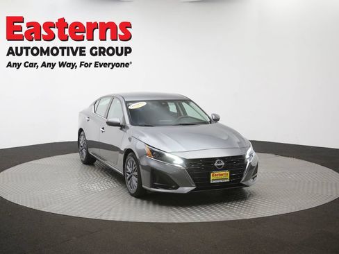 Used 2023 Nissan Altima 2.5 SV FWD image 50