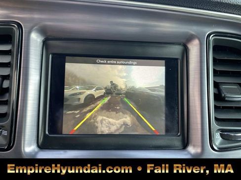 Used 2018 Dodge Challenger SXT image 7