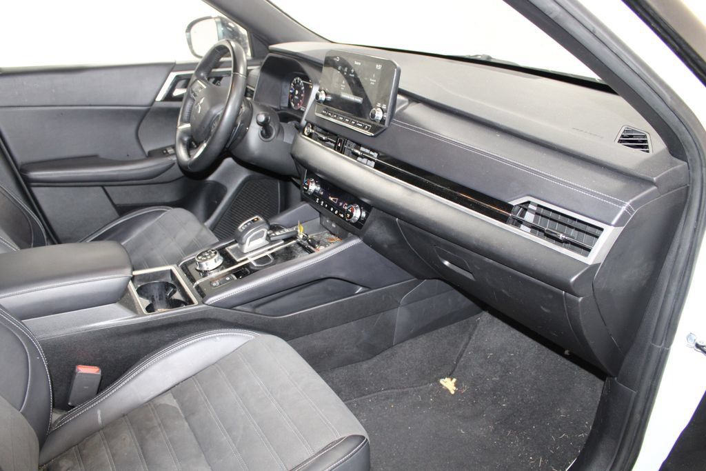 Used 2023 Mitsubishi Outlander SE Black Edition AWD/4WD image 26