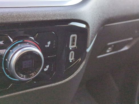 Used 2025 GMC Sierra 2500 SLE image 29