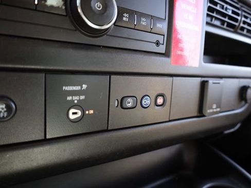 Used 2018 Chevrolet Express 2500 image 21