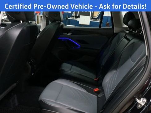 Certified 2025 Volkswagen Tiguan SE w/ Panoramic Sunroof Package image 32