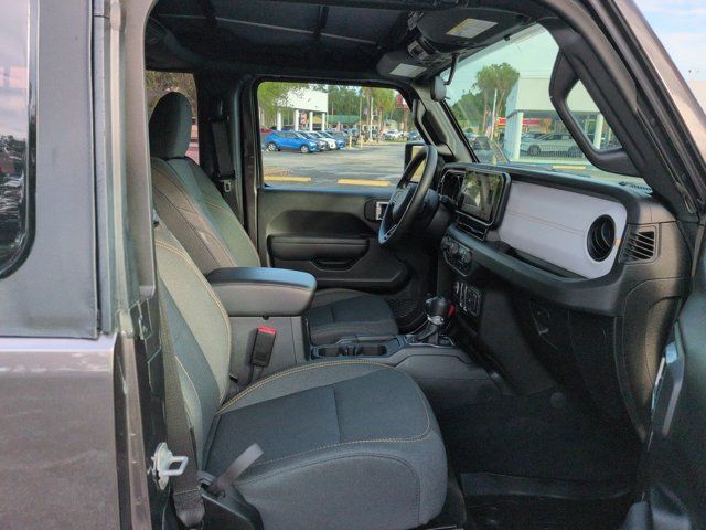 Used 2025 Jeep Wrangler Sport AWD/4WD image 12